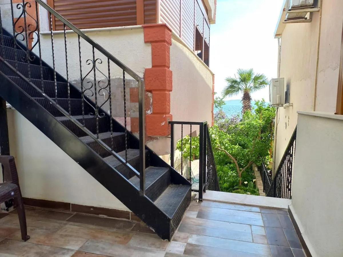 Penthouse Apartment On The Beach Aliaga 0*,  土耳其